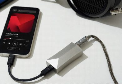 ЦАП-усилитель для наушников Astell&Kern AK HC4: чип AKM и технология DAR в форм-факторе донгла