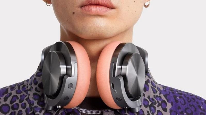 Наушники Dyson OnTrac: шумоподавление -40дБ